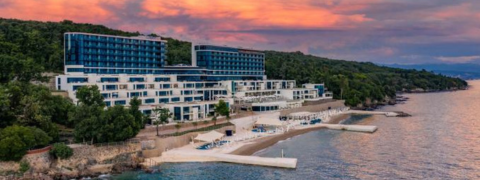 Kroatien Urlaub: 5-Sterne Hilton Rijeka Costabella Beach Resort & Spa, schon ab 139€ pro Person