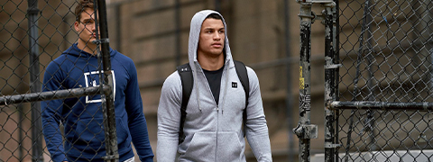 Bis zu 50% Rabatt auf Under Armour Herrenbekleidung Bis zu 50% Rabatt auf Under Armour Herrenbekleidung